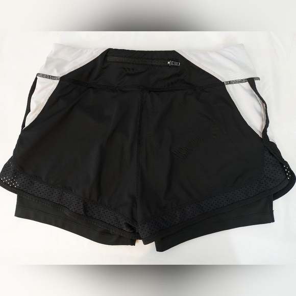Esmeralda Shorts - Picture 8 of 10